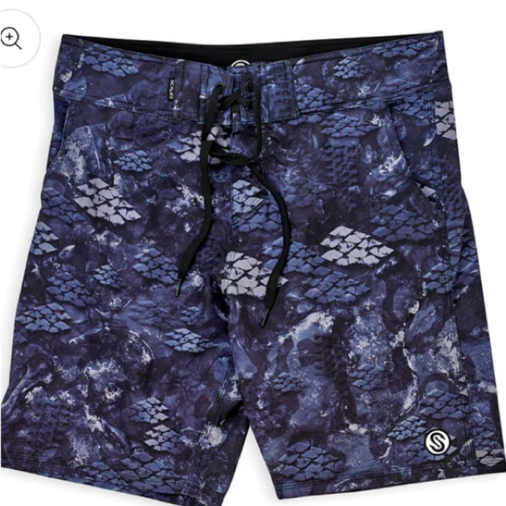 Scales blue gray Camo first mates board shorts.size 38